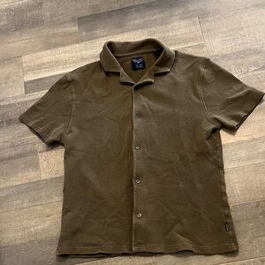 Steel & Jelly Olive Short-Sleeve Textured Button-Down Shirt